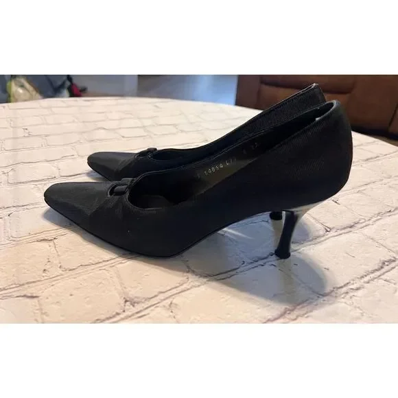Ferragamo Size 8 Bow Front Pump Heels Black Pointed Toe Dressy Classic Old Money - Picture 5 of 16